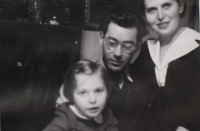 Hugo Engelhart na dovolené z vězení v listopadu 1959